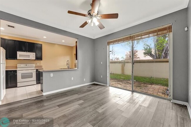 Building Photo - 3315 Merrick Ln