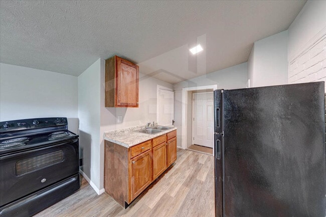 Building Photo - 4406 Kingsley Dr