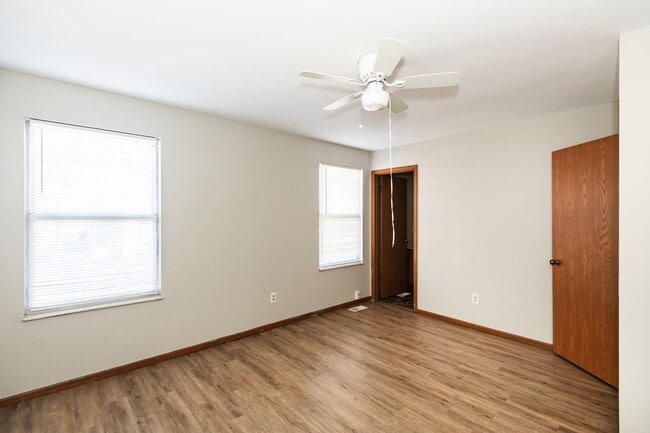 Building Photo - Spacious 2-Bedroom, 2.5-Bathroom Home