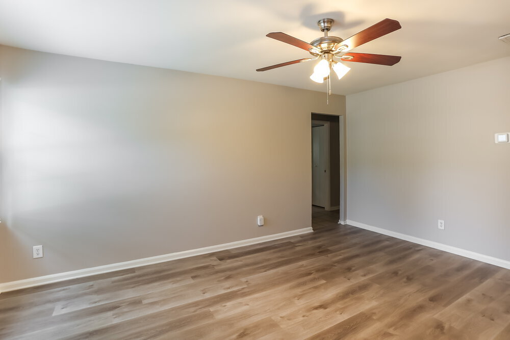 Building Photo - 1550 Flicker Rd