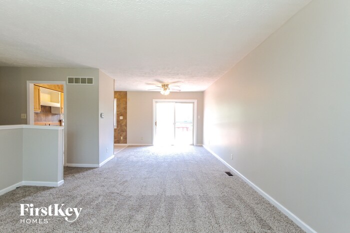 Building Photo - 4639 Thornleigh Dr