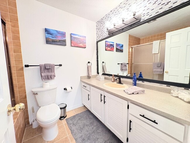 Building Photo - Brian Head Rental All utilities Included!!