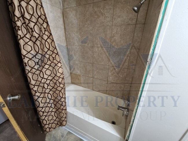 Building Photo - 3 Bedroom South of Laramie