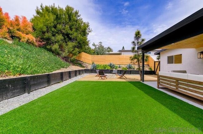 Building Photo - 210 Rosebay Dr