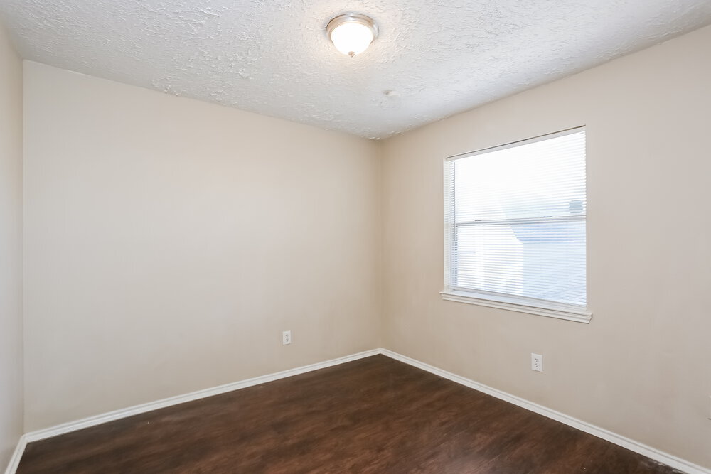 Building Photo - 11 Crestbriar Ct