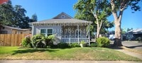 Building Photo - Updated 2 Bedroom 1 Bathroom, New Paint an...