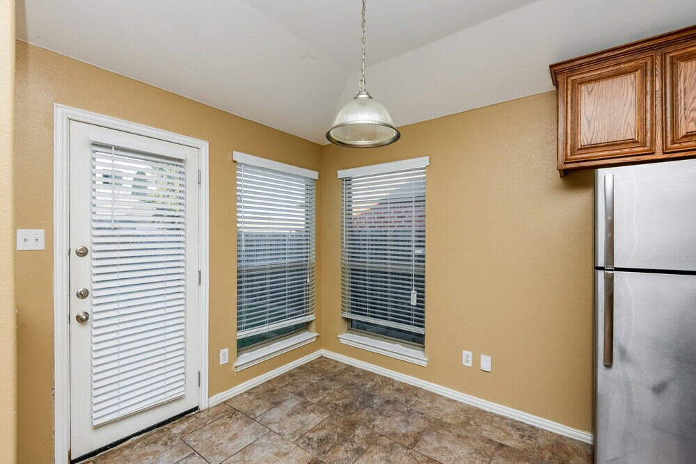 Building Photo - 1901 Belshire Ct