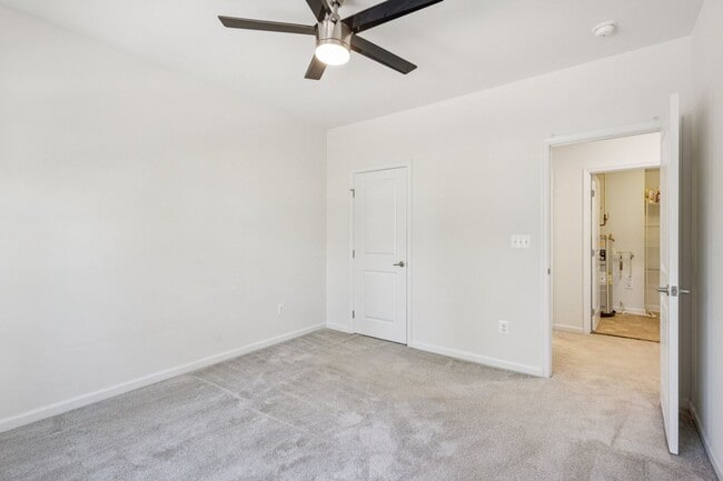 Building Photo - Welcome to this stunning 3-bedroom, 2.5-ba...