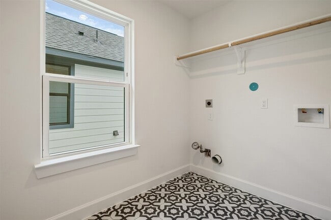 Building Photo - 884 Prosper St