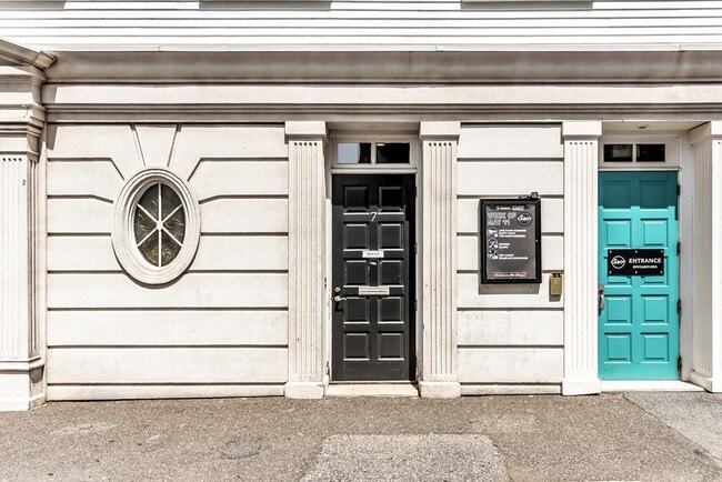 Building Photo - 7 Wallis St