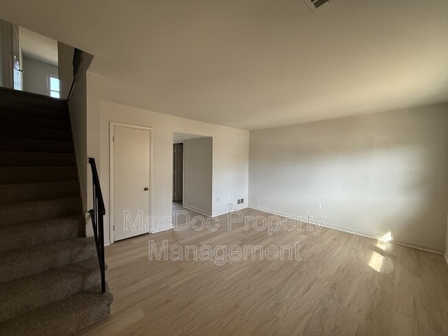 Building Photo - 3456 Beale Ct