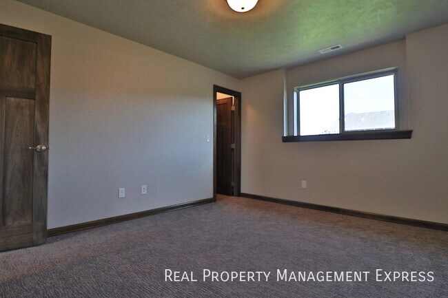 Building Photo - 3512 Chatham St