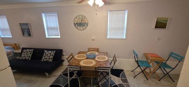 Building Photo - 1915 Avenue O