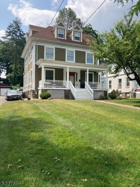 Building Photo - 100 Elm St