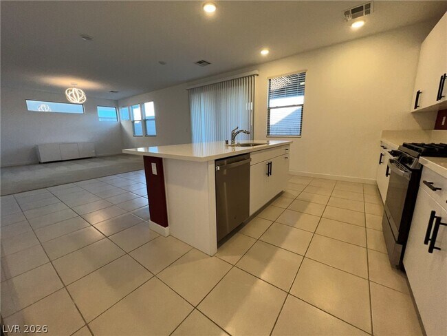 Building Photo - 612 Emerson Creek Ct