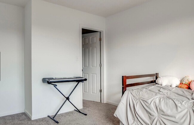 Building Photo - 4BR/2/5 Bath Home for Rent - Overlook at Eastwood - Two Car Garage!