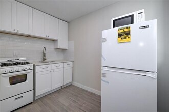 Building Photo - 1747 Wroxton Ct