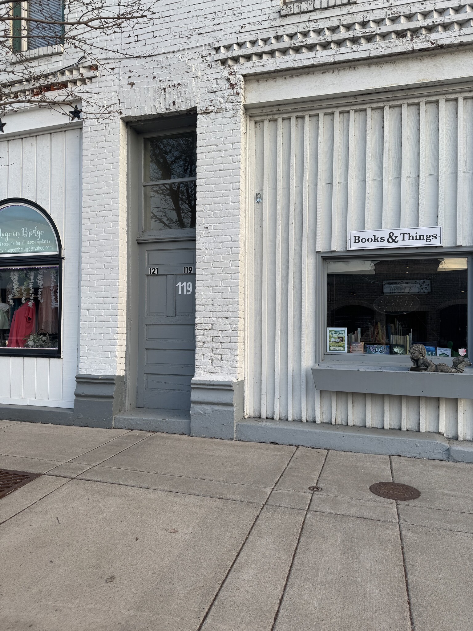 Building Photo - 119 Bridge Ave E