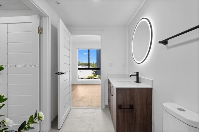 Building Photo - 2479 NE 192 St