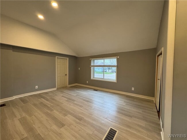 Building Photo - 549 Indian Church Rd