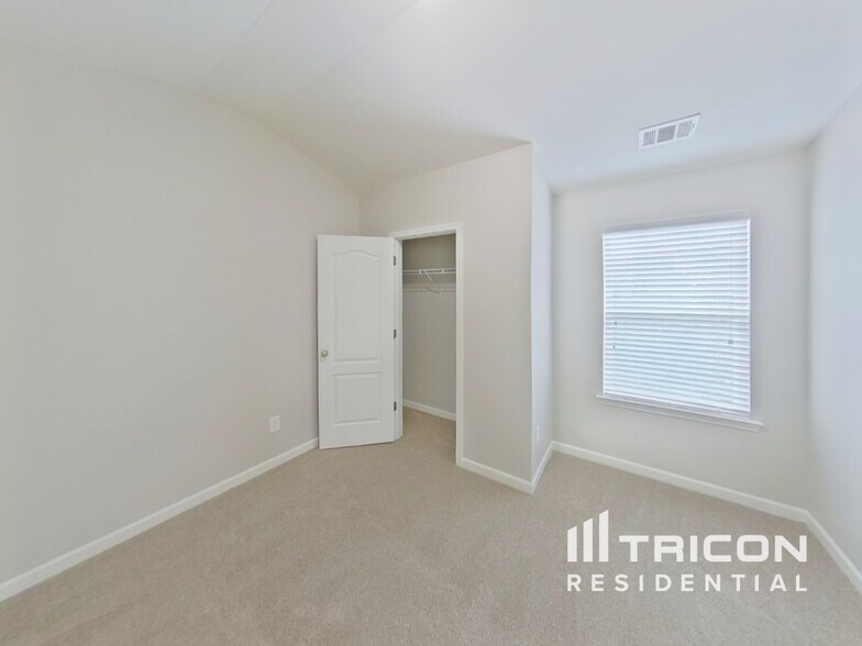 Building Photo - 3441 Open Fields Dr