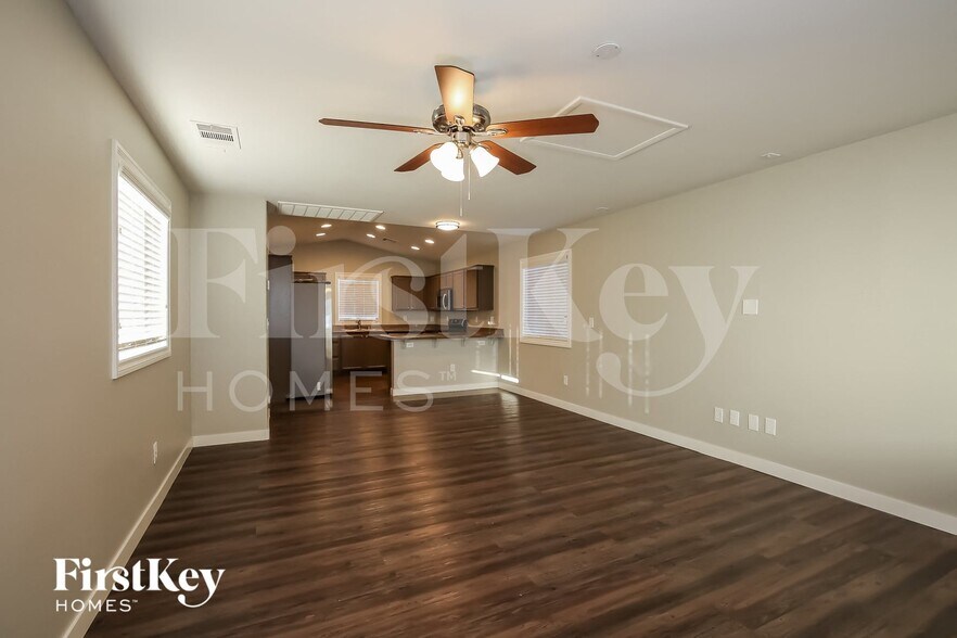Building Photo - 3552 E Carisbrook Dr
