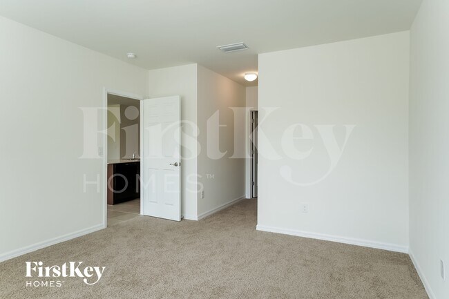 Building Photo - 1622 SW 27th St