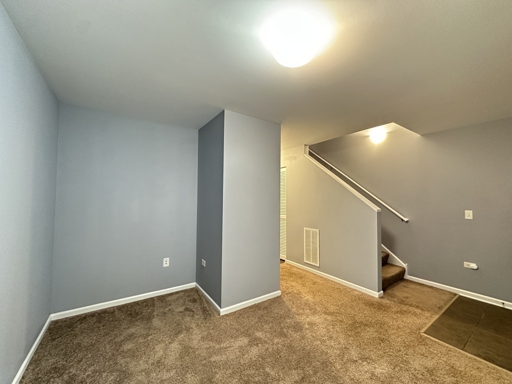 Building Photo - 3224 N Kilbourn Ave
