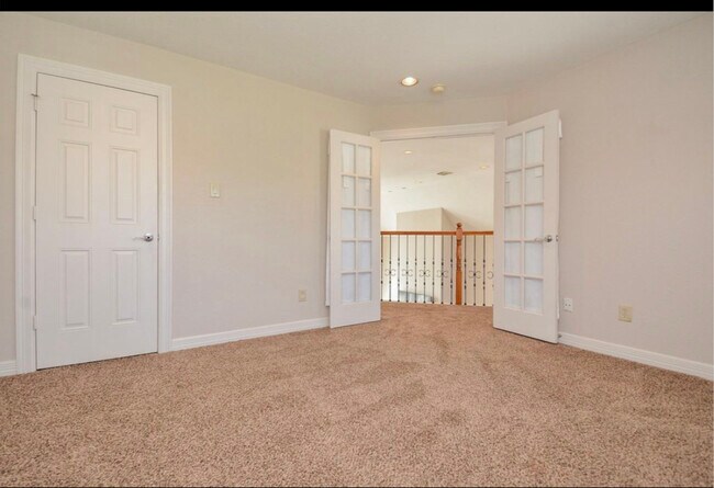 Building Photo - 4034 Glen Cove Dr