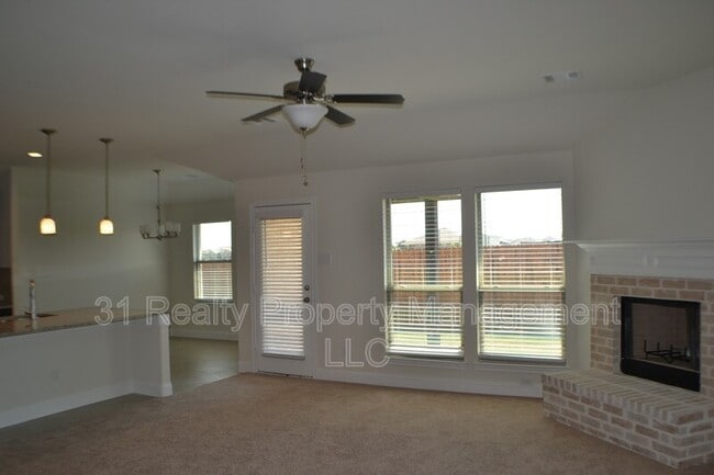 Building Photo - 1119 Sumner Dr