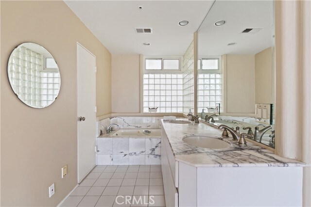 Building Photo - 24 Pacific Ave.