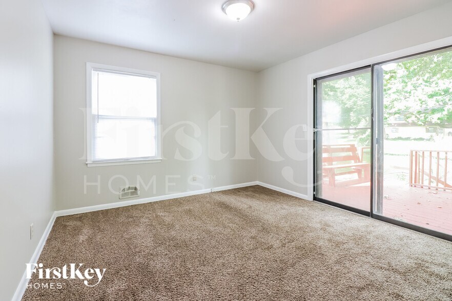 Building Photo - 3508 S Leslie Ave