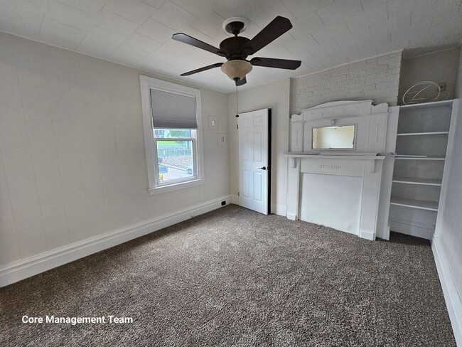 Building Photo - Amazing 4 bedroom 1 bath home in Avalon