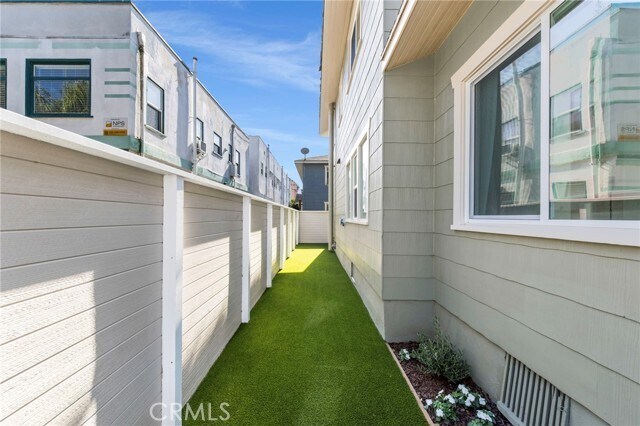 Building Photo - 1904 2nd St