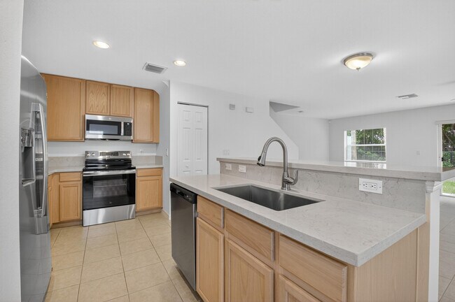 Building Photo - 16206 Sierra Palms Dr