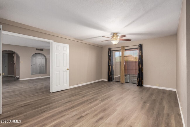 Building Photo - 10410 N Cave Creek Rd