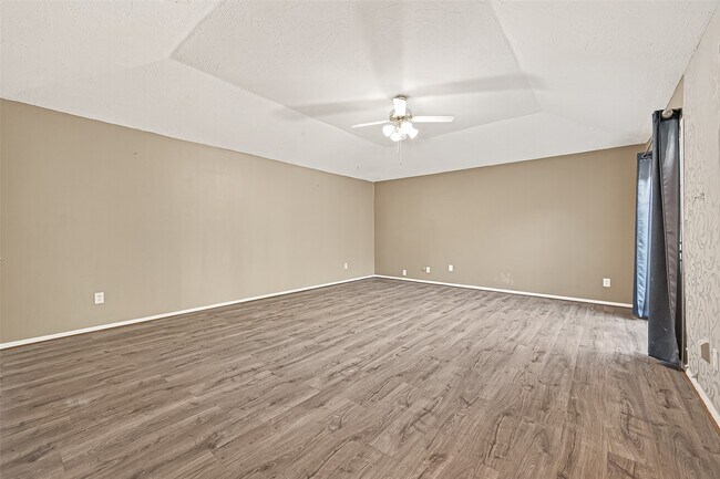 Building Photo - 13702 Ella Lee Ln