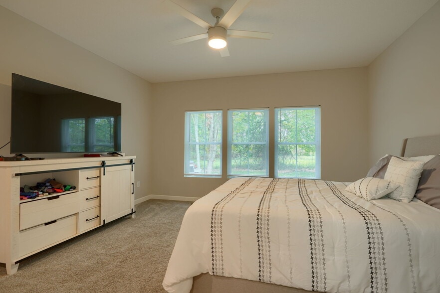 Building Photo - 275 Hyatts Rd