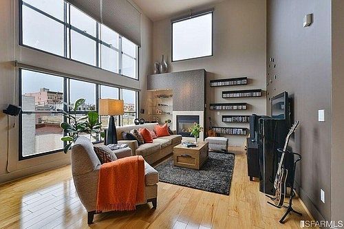 Primary Photo - 88 Hoff St