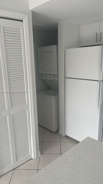 Building Photo - 3090 Bird Ave