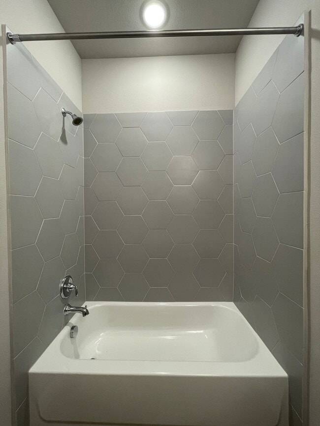 Building Photo - Townhome for rent