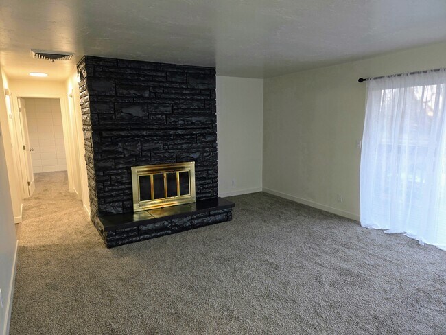 Building Photo - 2118 S Roosevelt St