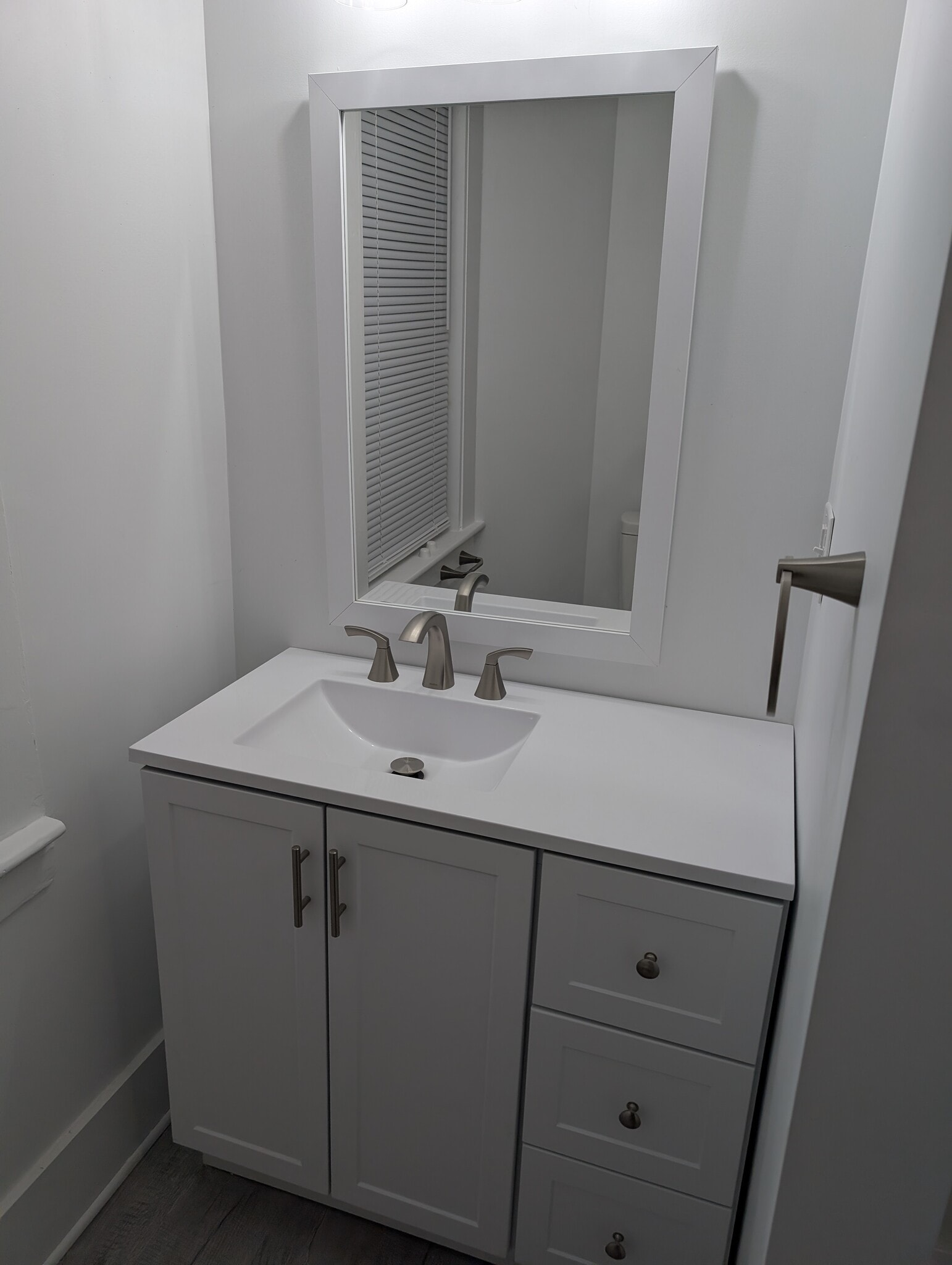 Building Photo - 157 School St