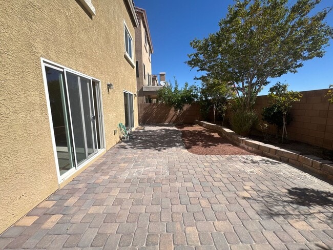 Building Photo - 4-bedroom house for rent in Highlands Ranch!