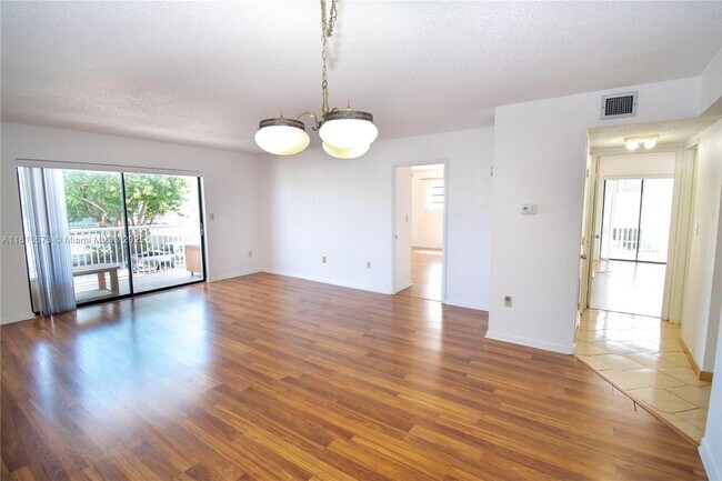 Building Photo - 130 S Shore Dr