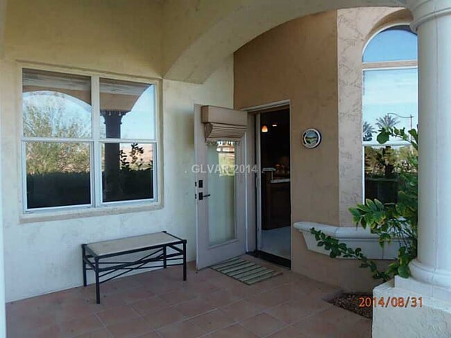Building Photo - *UPGRADED "GOLF VILLA" INSIDE A GUARD GATE...