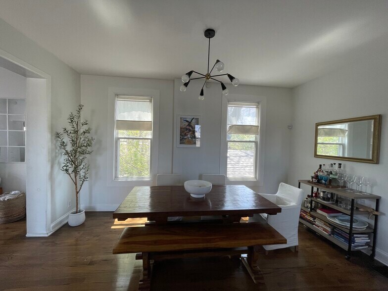 Building Photo - 1514 N Maplewood Ave