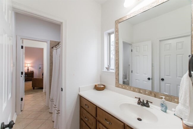 Building Photo - 6 W Monteagle Cir