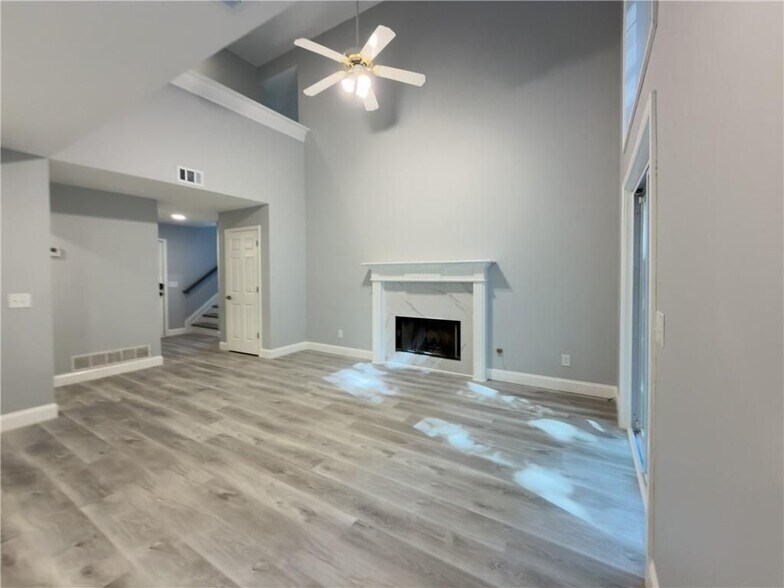 Building Photo - 528 Parkstone Ln