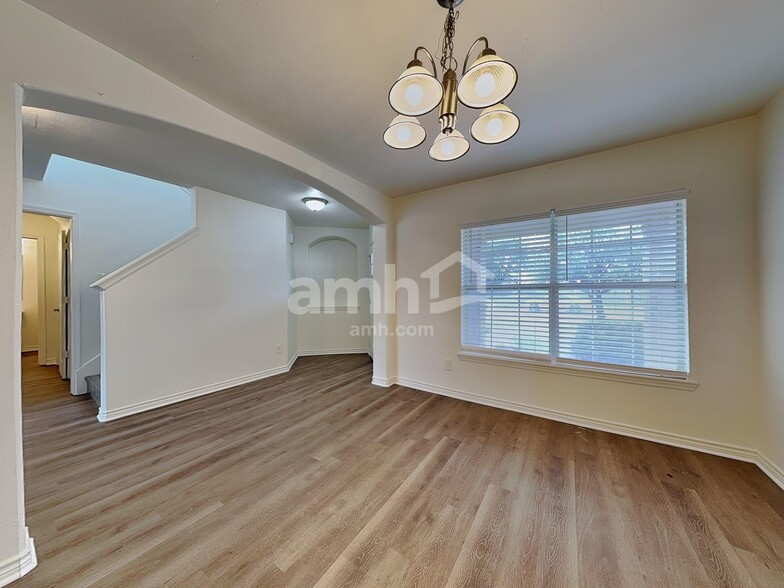 Building Photo - 21706 Oriole Trl